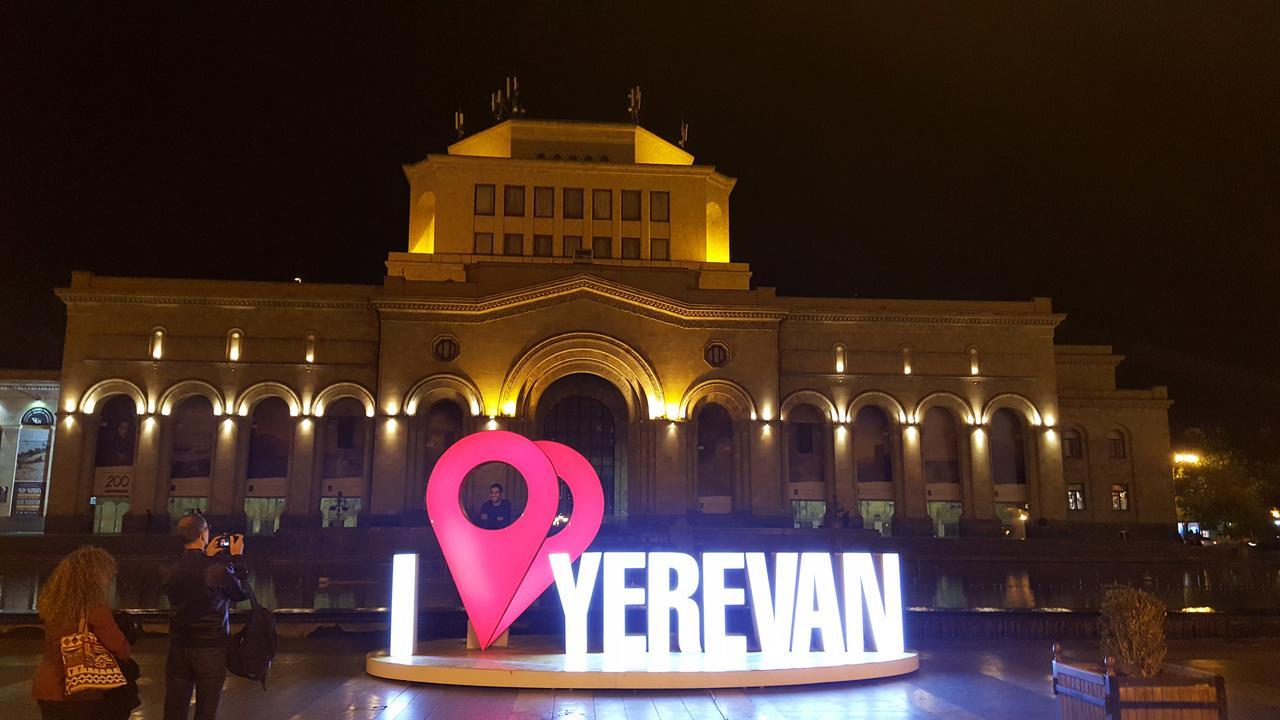 Люкс Апартаменты в центре Ереван Экстерьер фото